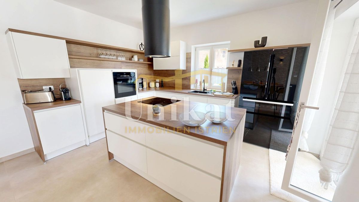 Casa vicino a Vižinada - giardino, piscina, 4 camere da letto